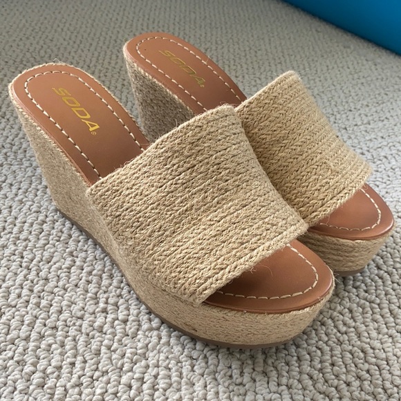 Soda Shoes - NWOT Woven Wedges